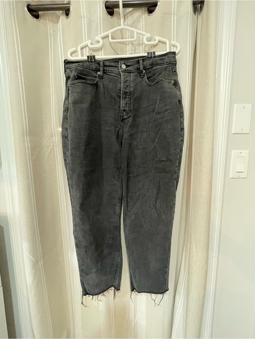 Old Navy Women's High-Rise Black Washed Jeans
